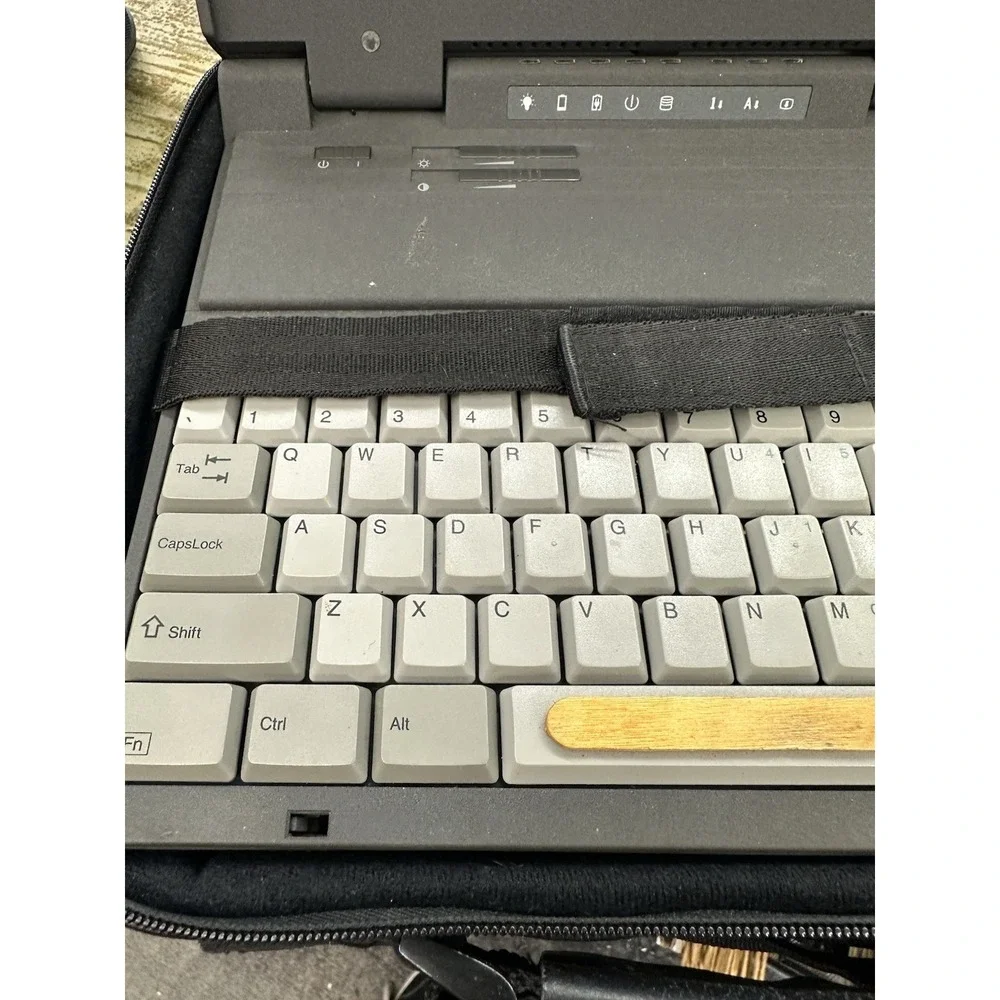 VINTAGE EPSON ACTIONNOTE 500C LATOP, COLLECTIBLE, STRICTLY FOR PARTS, AS-IS,